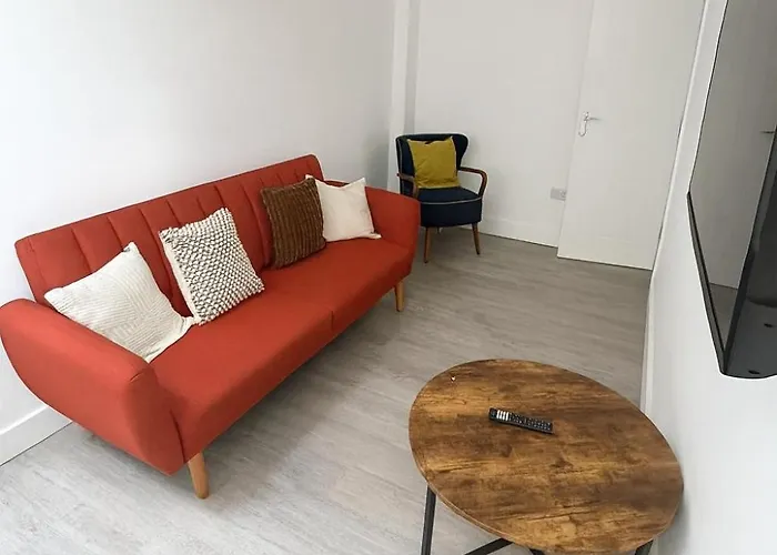 Kehoe'S Pad Near Etihad Stadium & Coop Live Arena Sleeps 4
